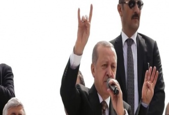 Ak Partili Kürtlerin gözüne sokulan bozkurt işareti